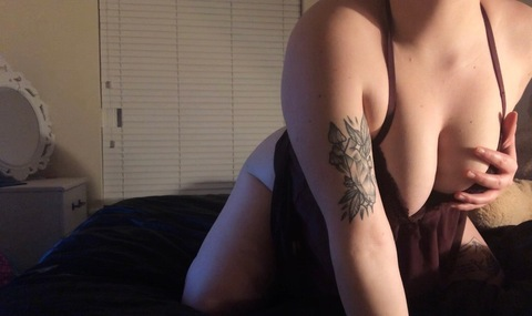 Download rose.quartzz OnlyFans content for free 

 picture 2