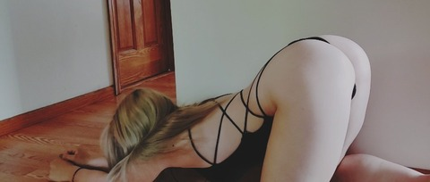 View rosegoldbeuty1 OnlyFans videos and photos for free 

 picture 2