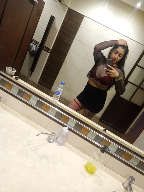 Onlyfans leaks roxiroo 

 picture 2