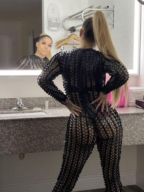 View roxyybabii (ROXYY MONROE) OnlyFans 142 Photos and 24 Videos leaked 

 picture 2