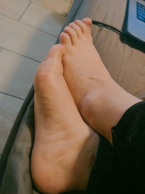 rubioficial1 OnlyFans Leak (24 Photos and 0 Videos) 

 picture 2