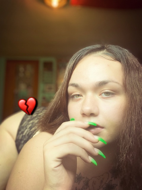 View sadie.redd412 (Sadie redd) OnlyFans 4 Photos and 0 Videos leaked 

 picture 2