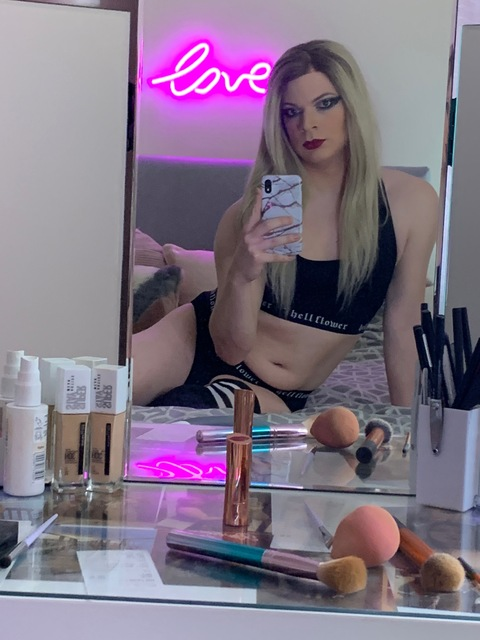 View Saffi Belle (saffibelle90) OnlyFans 344 Photos and 65 Videos for free 

 picture 2