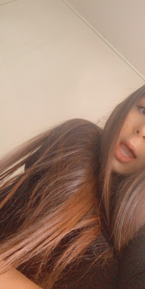 saharharlanddd OnlyFans Leak (9 Photos and 1 Videos) 

 picture 2