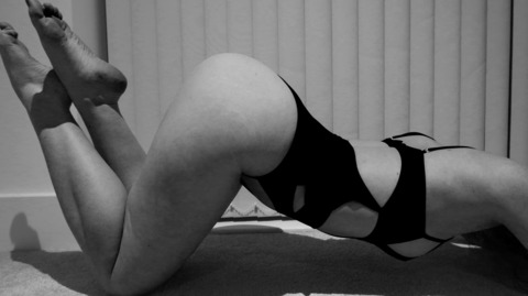 View samarafromthewell (Samara From The Well) OnlyFans 38 Photos and 7 Videos for free 

 picture 2