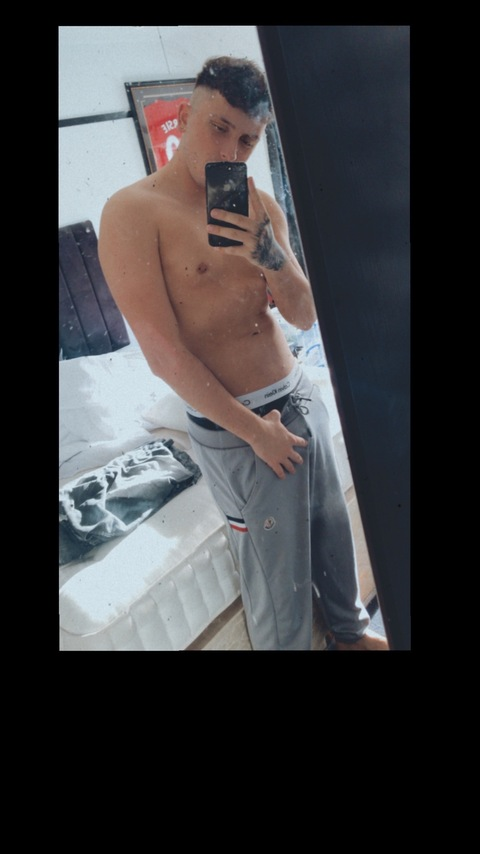 Download samrz OnlyFans content for free 

 picture 2