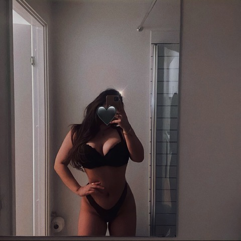 View sandrahelgaard (Sandra Helgaard) OnlyFans 80 Photos and 14 Videos for free 

 picture 2