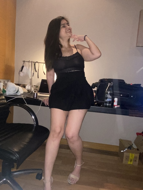 View sandysandy1996 (Sandy Joy) OnlyFans 29 Photos and 1 Videos leaked 

 picture 2