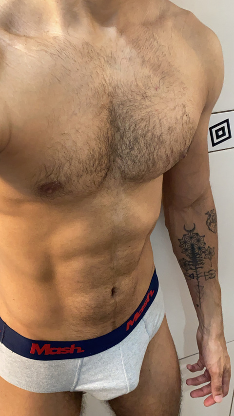 santoguii (GM) OnlyFans Leaked Videos and Pictures 

 picture 2