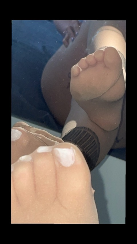 Onlyfans free content sarahlovefeetz 

 picture 2