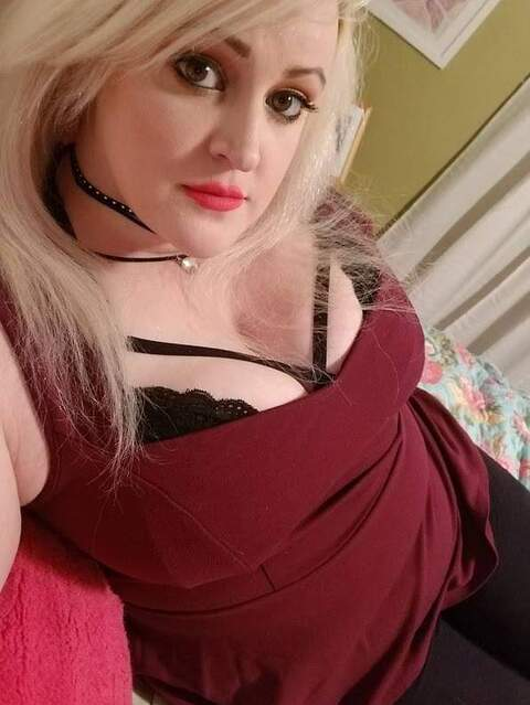 sarebearxo (Sarah Reynolds) OnlyFans Leaks 

 picture 2