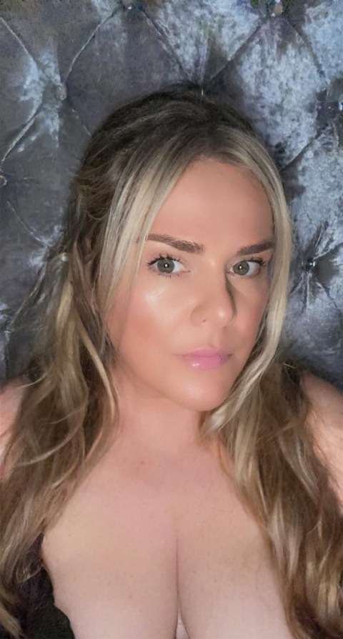 View sassysexycurvy (SassySexyCurvy) OnlyFans 44 Photos and 1 Videos leaked 

 picture 2