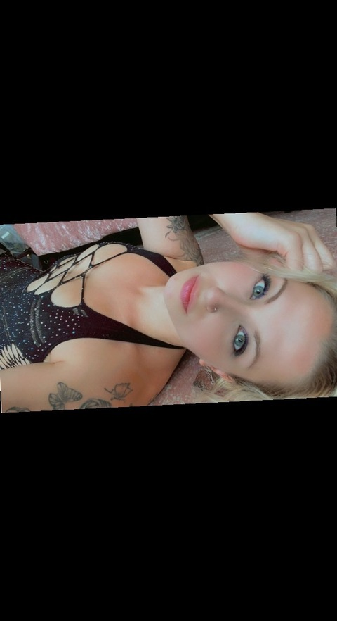 @sassysexysarah33 leaked Onlyfans videos and photos for free 

 picture 2