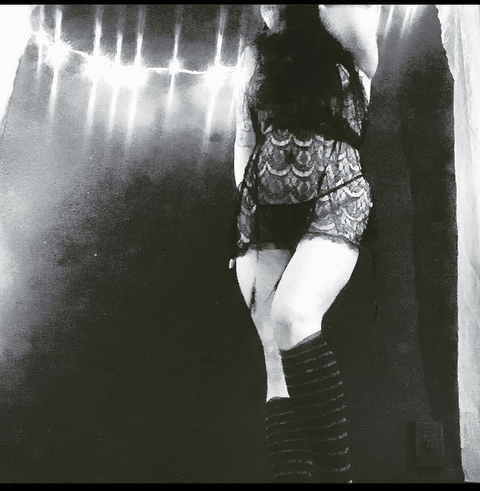 saszilla OnlyFans Leaked 

 picture 2