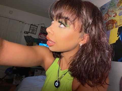 sativamylovee OnlyFans Leaks (9 Photos and 1 Videos) 

 picture 2