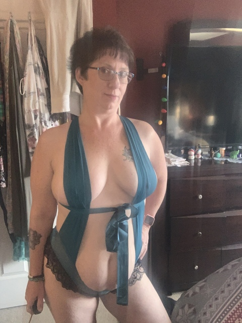 View savagecindy (SexyCindy) OnlyFans 109 Photos and 6 Videos for free 

 picture 2