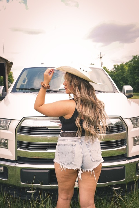 savannamckenzie OnlyFans Leaked Photos and Videos 

 picture 2