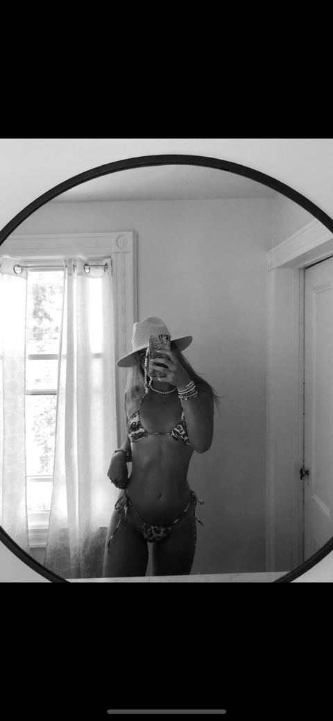 View Savannah Georgia (savysloot) OnlyFans 27 Photos and 1 Videos for free 

 picture 2