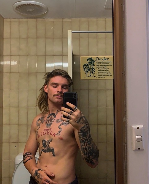View SCAR FACE (scar-face) OnlyFans 5 Photos and 0 Videos gallery 

 picture 2