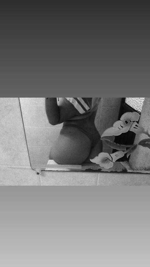 View Scarleth (scarleth_18) OnlyFans 1 Photos and 0 Videos leaked 

 picture 2