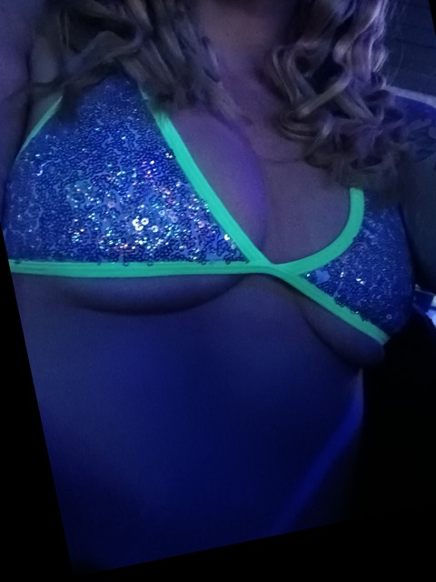 View scarlettfever3 OnlyFans videos and photos for free 

 picture 2