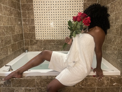 seeingsade (Sade) free OnlyFans Leaked Pictures and Videos 

 picture 2