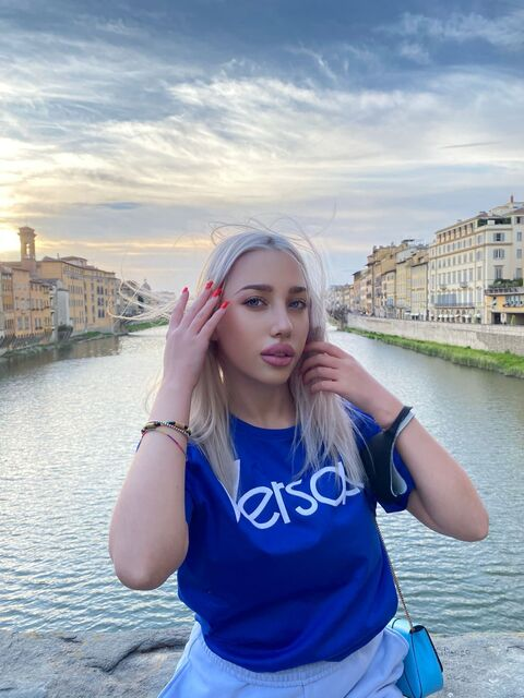 selenecalo OnlyFans Leaked 

 picture 2
