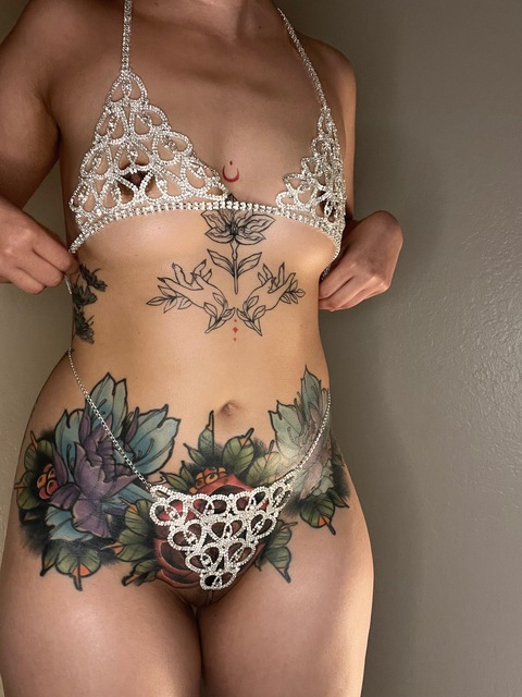 View Selestial Love (selestiallove) OnlyFans 28 Photos and 15 Videos leaks 

 picture 2