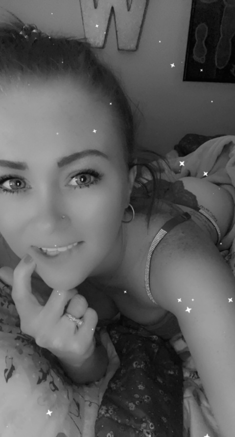 sexiired32 (Sexiired32) OnlyFans Leaked Videos and Pictures 

 picture 2