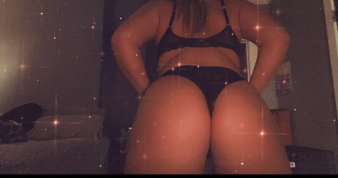 sexxyhippiee OnlyFans Leaked 

 picture 2