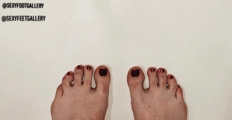 sexyfeetgallery (roxy &lt;3) free OnlyFans Leaks 

 picture 2