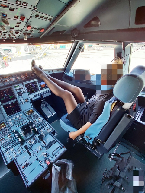 View Naughty Asian Fly Girl✈️ (sexyflightattendant) OnlyFans 383 Photos and 61 Videos gallery 

 picture 2