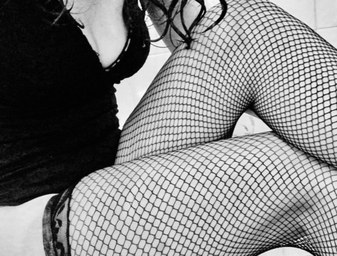 Free access to @sexyhousewifex (Elsa) Leak OnlyFans 

 picture 2