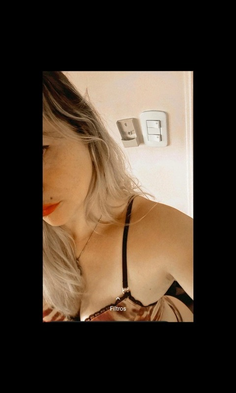 sexyluzz OnlyFans Leak 

 picture 2