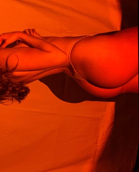 sexynatalie69 (Natalie) OnlyFans Leaked Videos and Pictures 

 picture 2