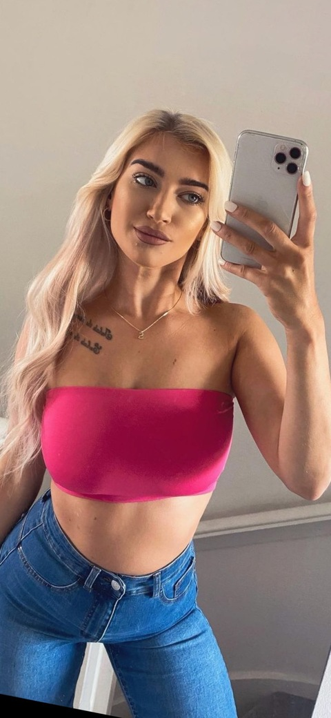 View sexysoles_xo OnlyFans videos and photos for free 

 picture 2