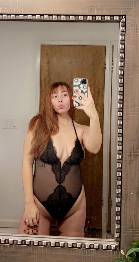 View sexyymommi (mommi 🤍) OnlyFans 12 Photos and 0 Videos leaked 

 picture 2