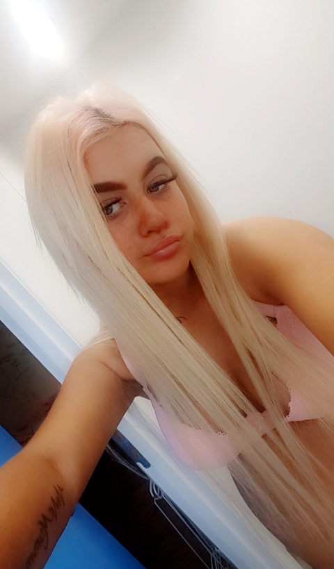 View shannxn OnlyFans content for free 

 picture 2