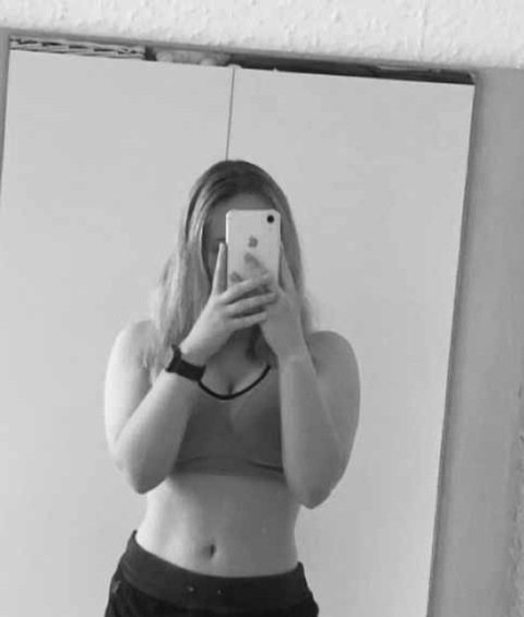 shari_stz OnlyFans Leak (10 Photos and 0 Videos) 

 picture 2