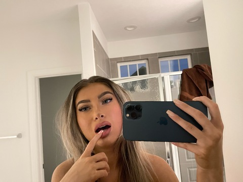 View shayarayne (shayaraynee) OnlyFans 0 Photos and 0 Videos leaked 

 picture 2
