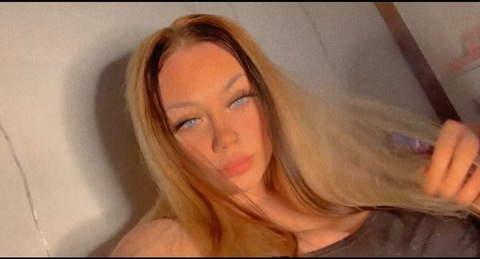 sillysashaa OnlyFans Leaked (3 Photos and 8 Videos) 

 picture 2