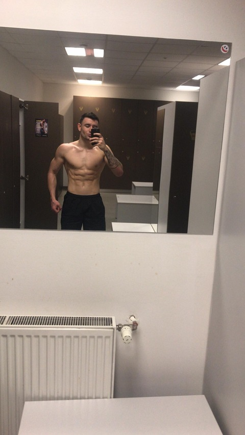 simonbest OnlyFans Leak (4 Photos and 5 Videos) 

 picture 2