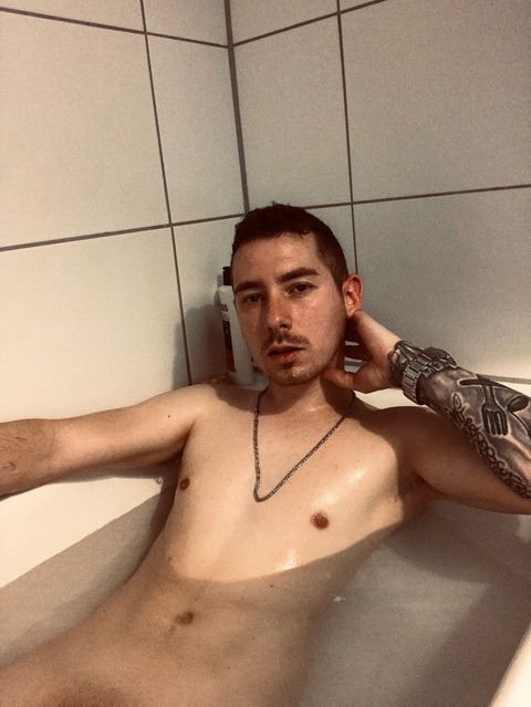 Download simonshake OnlyFans videos and photos for free 

 picture 2