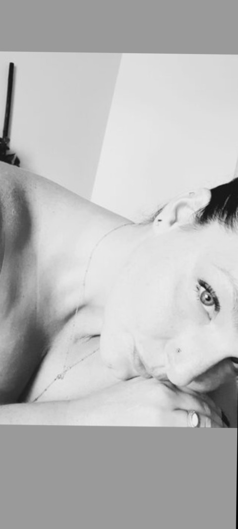 Onlyfans leak simplyhotamanda 

 picture 2