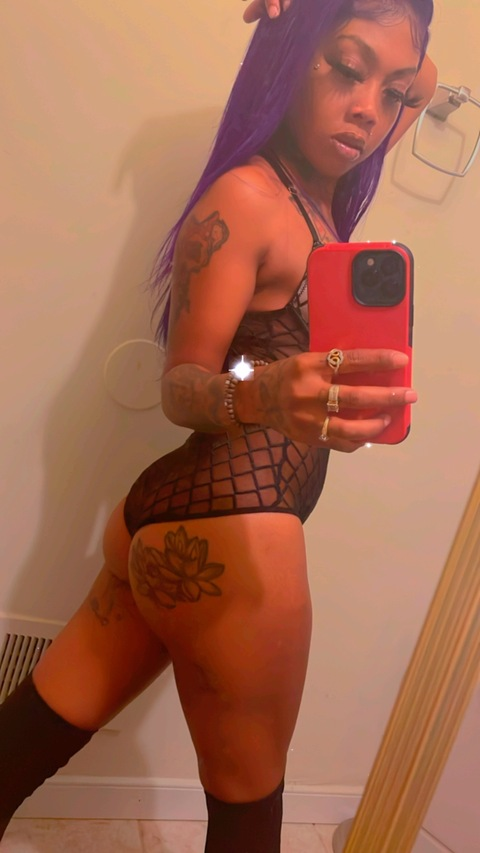 Download sinamorsantanaa OnlyFans content free 

 picture 2