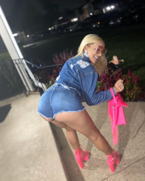 View Sisi (sisigocrazyyyy) OnlyFans 3 Photos and 15 Videos leaked 

 picture 2