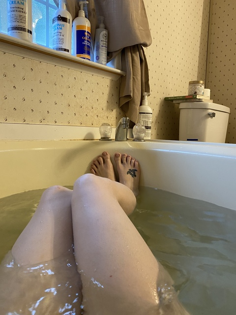 sissarawragain (SissaRawr) OnlyFans Leaked Content 

 picture 2
