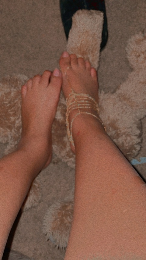 View skimaskthefootgoddess ($ki 🖤) OnlyFans 54 Photos and 20 Videos leaked 

 picture 2