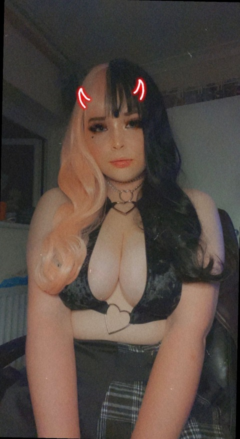 View skyeebxby (Skye Wolfe) OnlyFans 4 Photos and 2 Videos leaked 

 picture 2