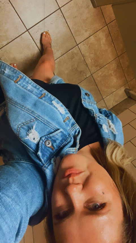 View skyevega0 (Skyler) OnlyFans 30 Photos and 5 Videos gallery 

 picture 2